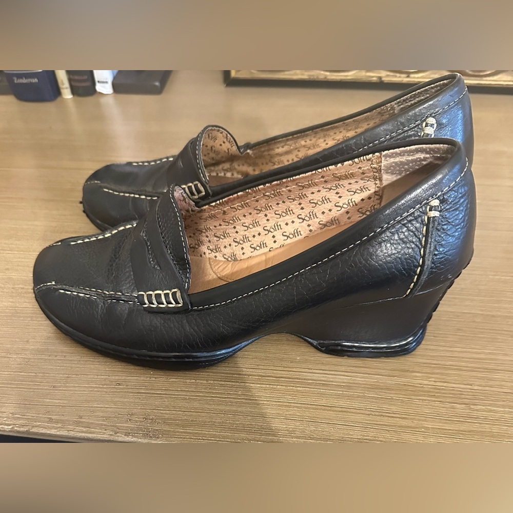 Sofft Black Leather Wedges - Picture 2 of 5